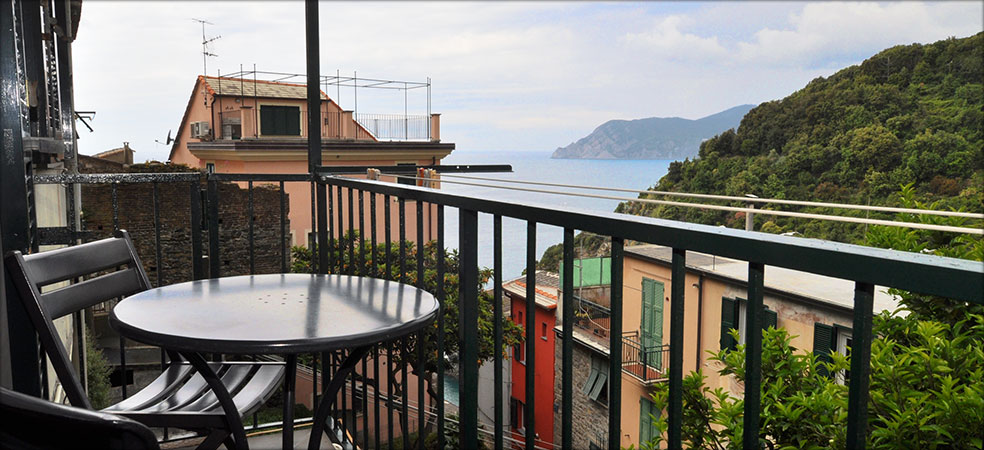 Sandra Villa Rooms - Corniglia Vernazza Cinque Terre Liguria Italy